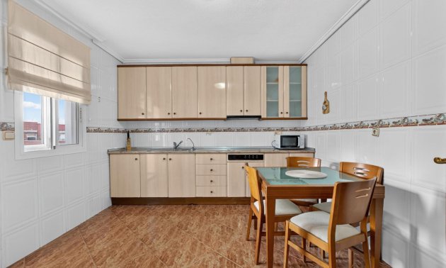 Resale - Apartment / flat -
Torrevieja - Torrevieja - Centre