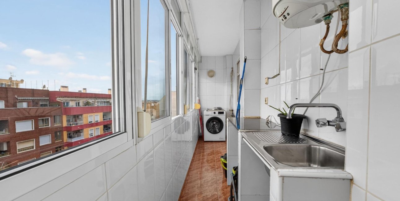 Resale - Apartment / flat -
Torrevieja - Torrevieja - Centre