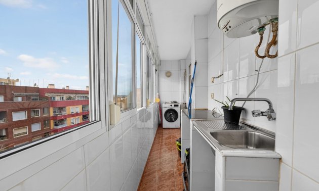 Resale - Apartment / flat -
Torrevieja - Torrevieja - Centre