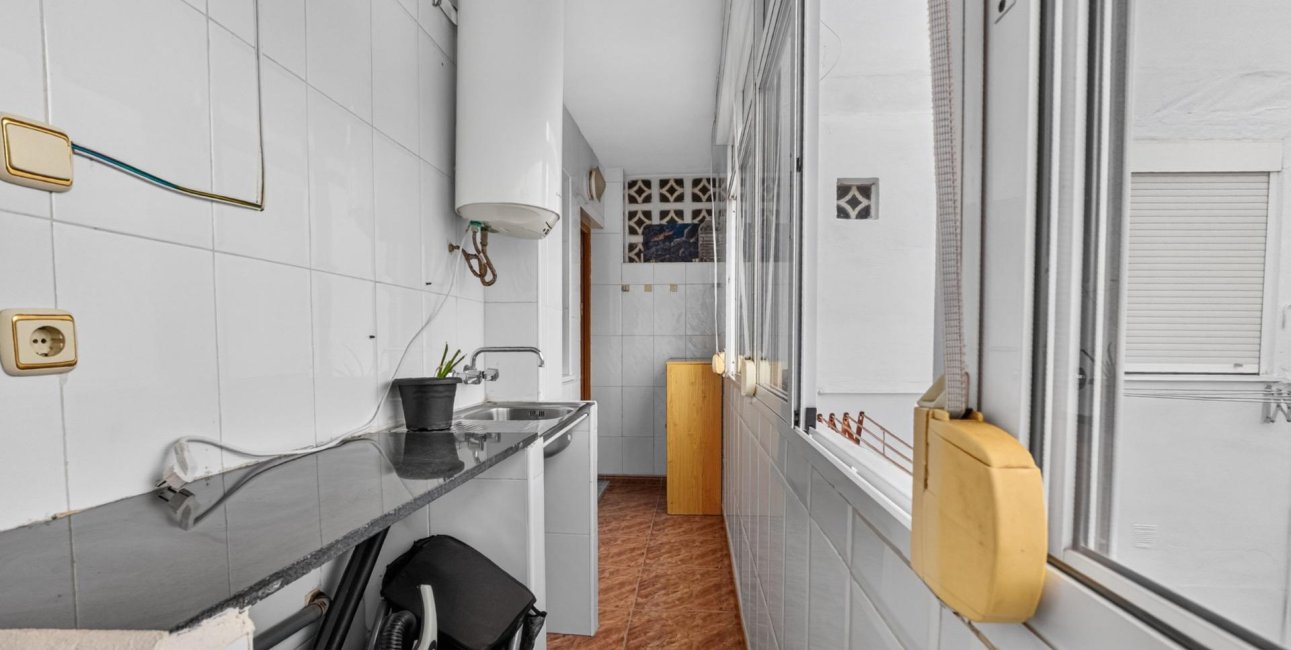 Resale - Apartment / flat -
Torrevieja - Torrevieja - Centre