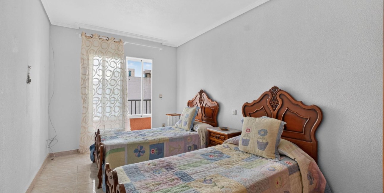 Resale - Apartment / flat -
Torrevieja - Torrevieja - Centre
