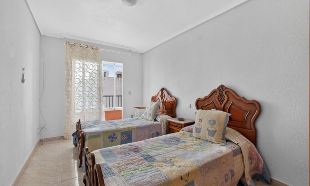 Resale - Apartment / flat -
Torrevieja - Torrevieja - Centre