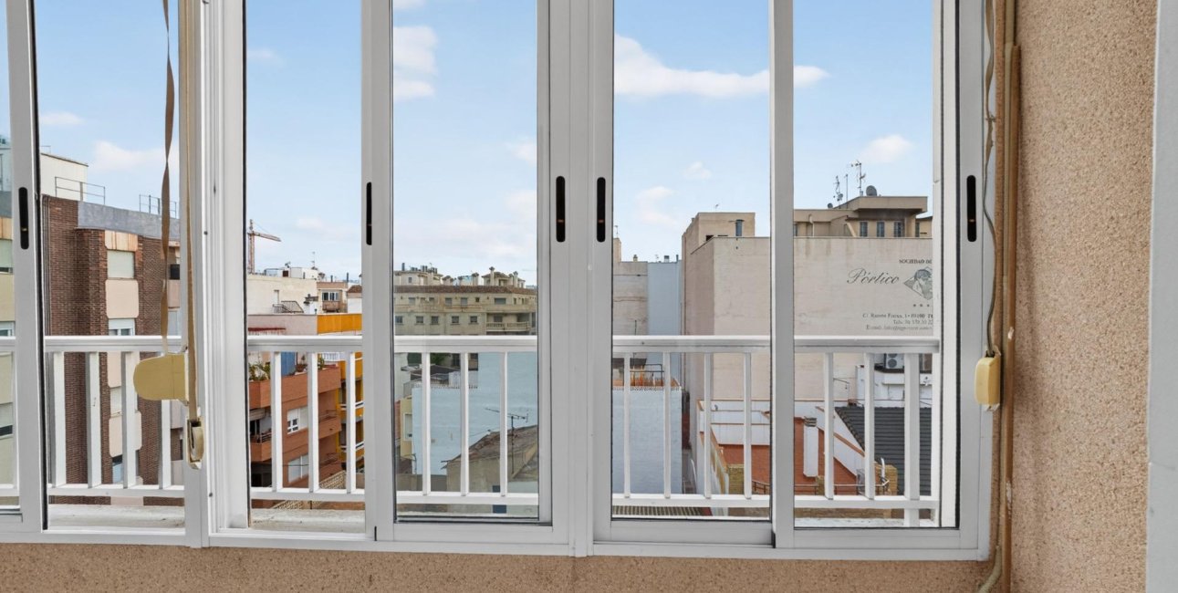 Resale - Apartment / flat -
Torrevieja - Torrevieja - Centre