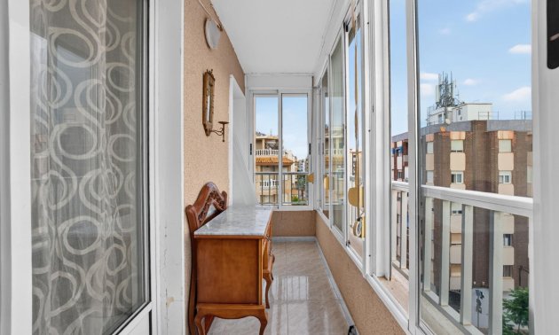Resale - Apartment / flat -
Torrevieja - Torrevieja - Centre