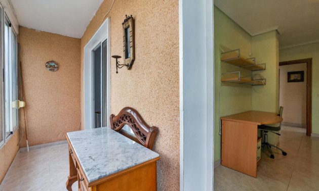 Resale - Apartment / flat -
Torrevieja - Torrevieja - Centre