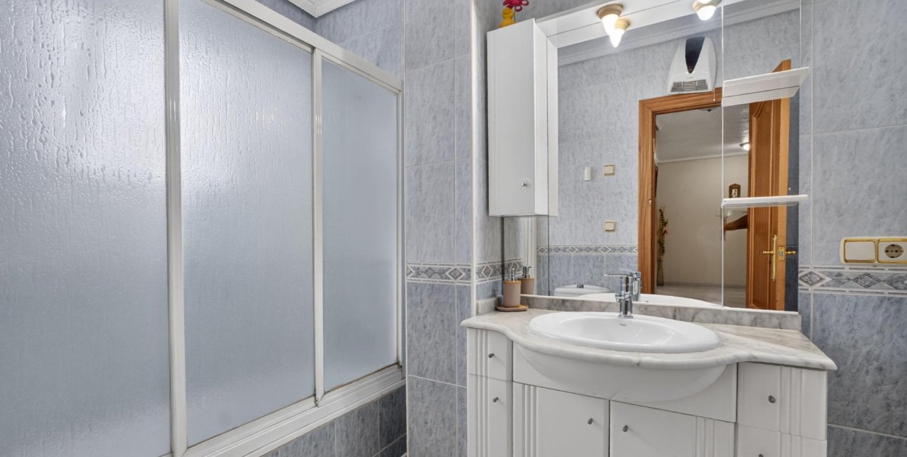 Resale - Apartment / flat -
Torrevieja - Torrevieja - Centre