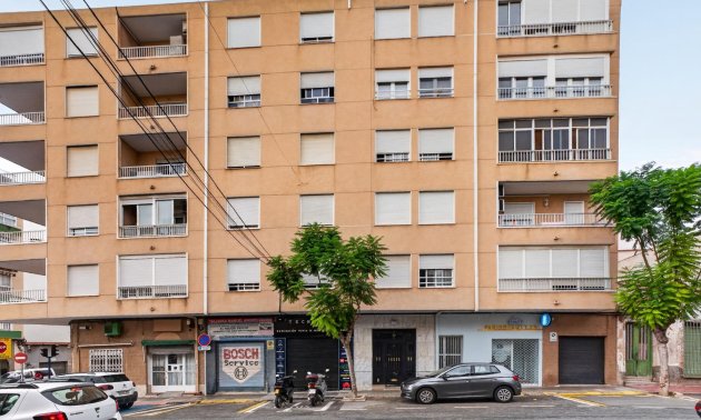 Resale - Apartment / flat -
Torrevieja - Torrevieja - Centre