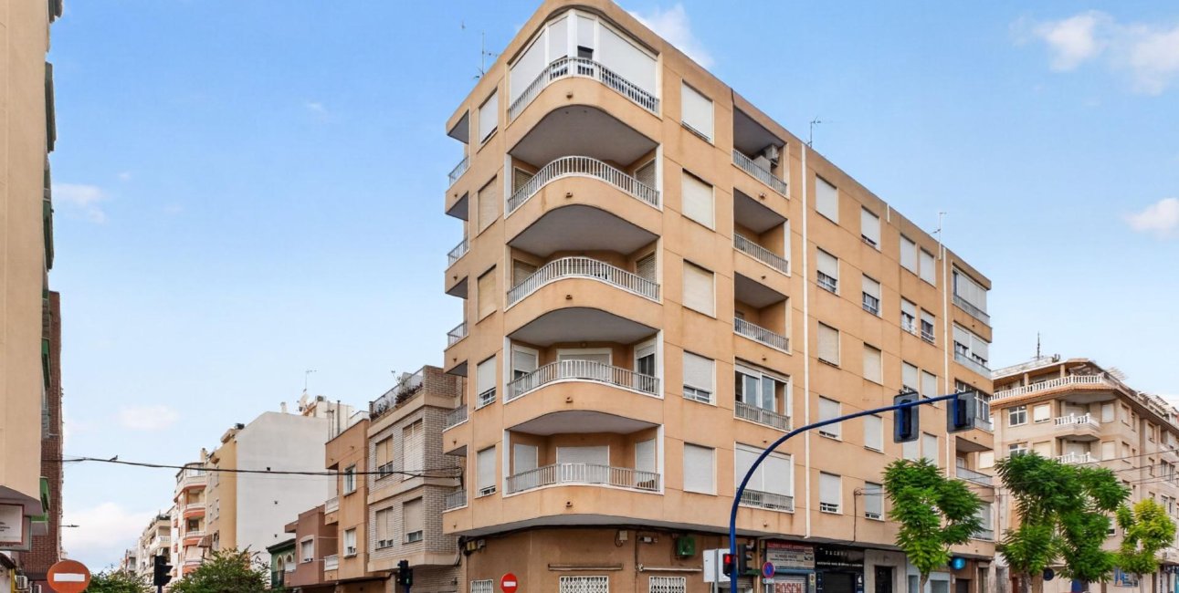 Resale - Apartment / flat -
Torrevieja - Torrevieja - Centre