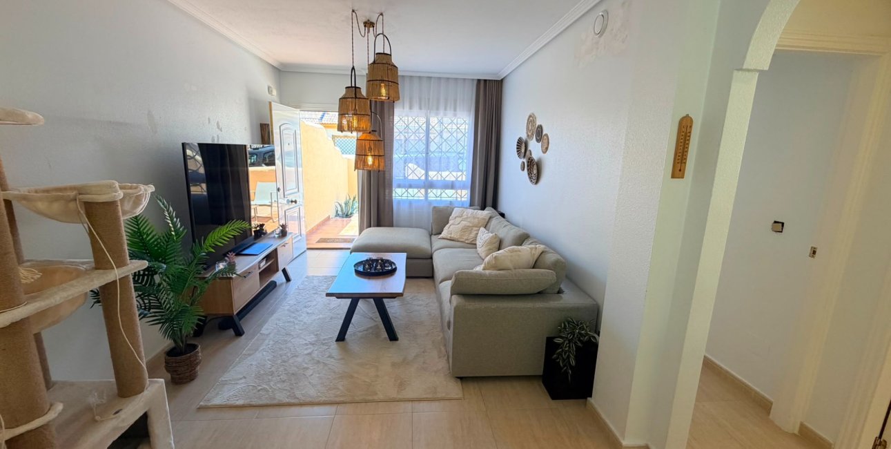 Resale - Townhouse -
Los Montesinos - Montesol Villas