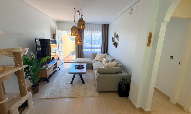 Resale - Townhouse -
Los Montesinos - Montesol Villas
