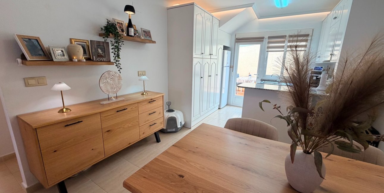 Resale - Townhouse -
Los Montesinos - Montesol Villas