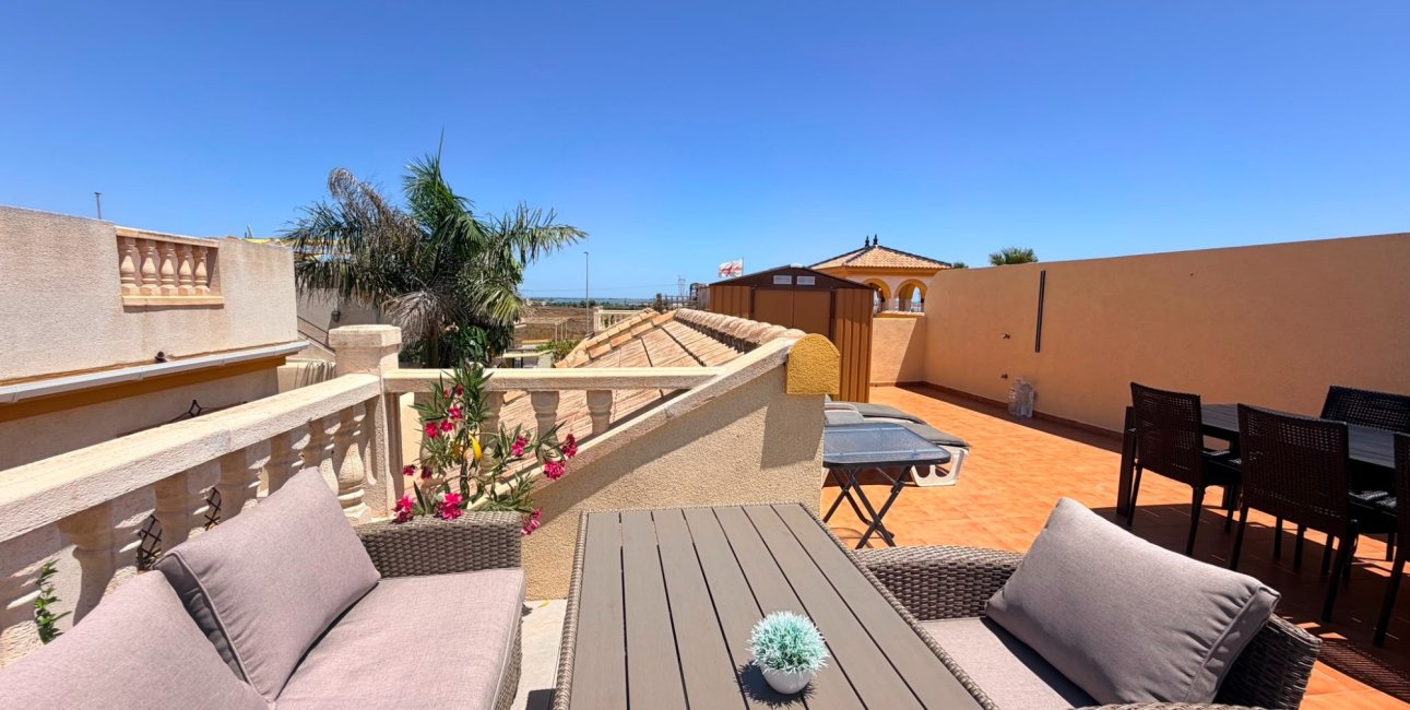 Resale - Townhouse -
Los Montesinos - Montesol Villas