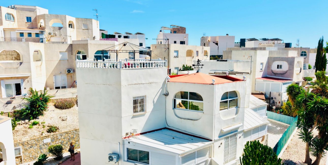 Reventa - Apartamento / piso -
San Miguel de Salinas - Las Comunicaciones
