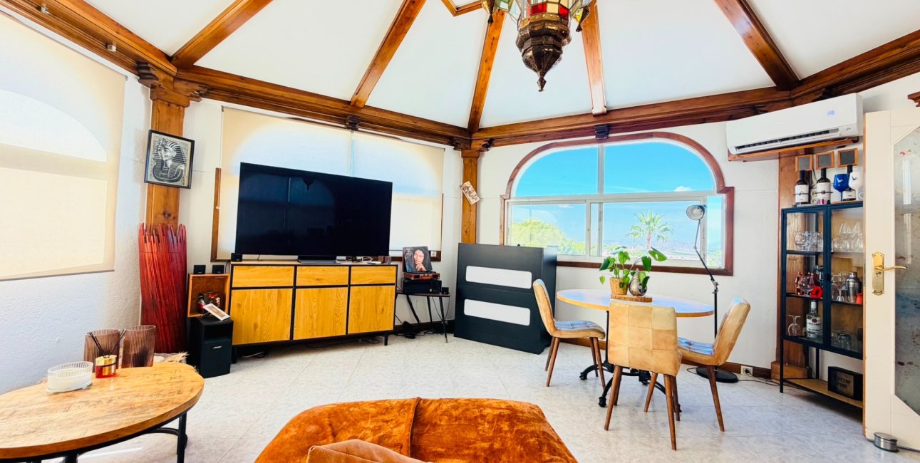 Reventa - Apartamento / piso -
San Miguel de Salinas - Las Comunicaciones