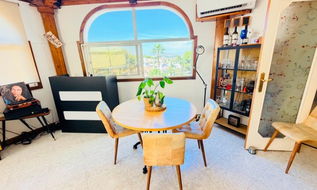Reventa - Apartamento / piso -
San Miguel de Salinas - Las Comunicaciones