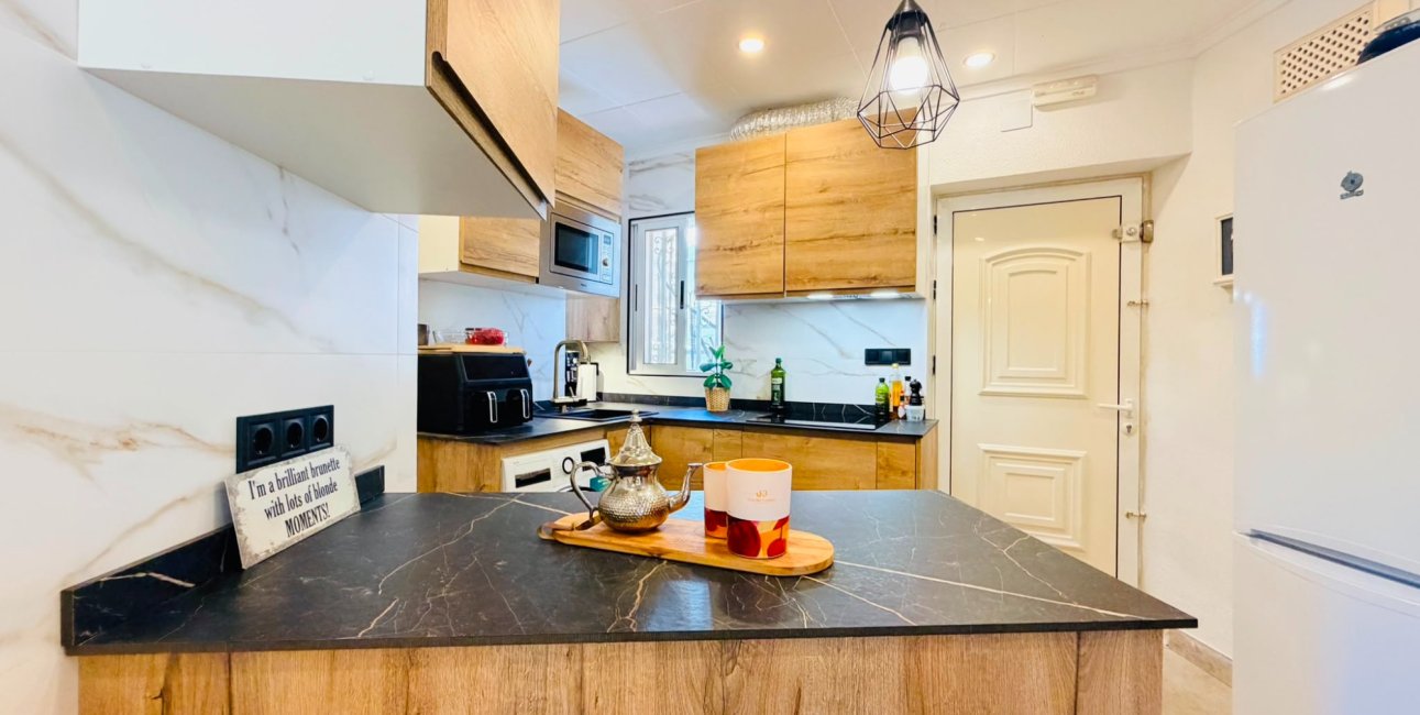 Reventa - Apartamento / piso -
San Miguel de Salinas - Las Comunicaciones
