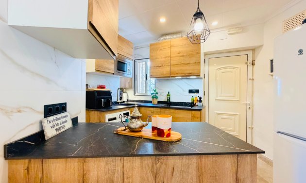 Reventa - Apartamento / piso -
San Miguel de Salinas - Las Comunicaciones