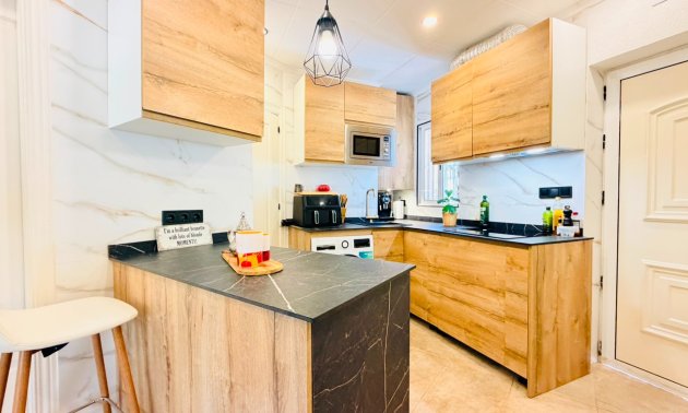 Reventa - Apartamento / piso -
San Miguel de Salinas - Las Comunicaciones