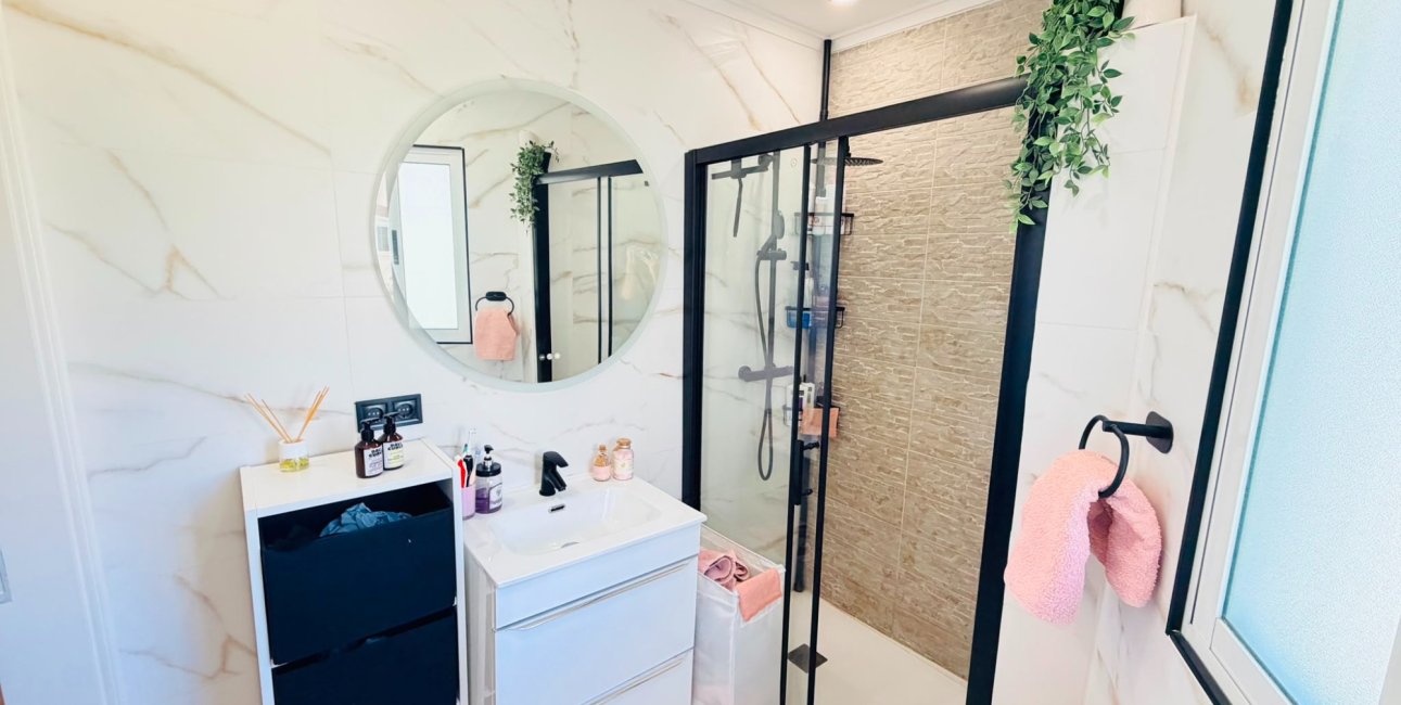 Reventa - Apartamento / piso -
San Miguel de Salinas - Las Comunicaciones