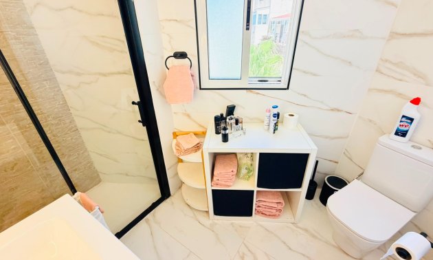 Reventa - Apartamento / piso -
San Miguel de Salinas - Las Comunicaciones
