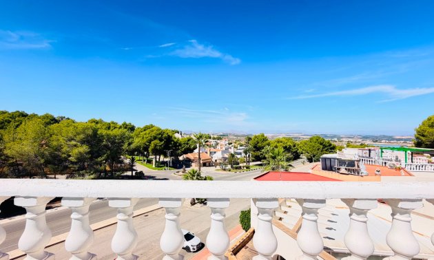 Reventa - Apartamento / piso -
San Miguel de Salinas - Las Comunicaciones