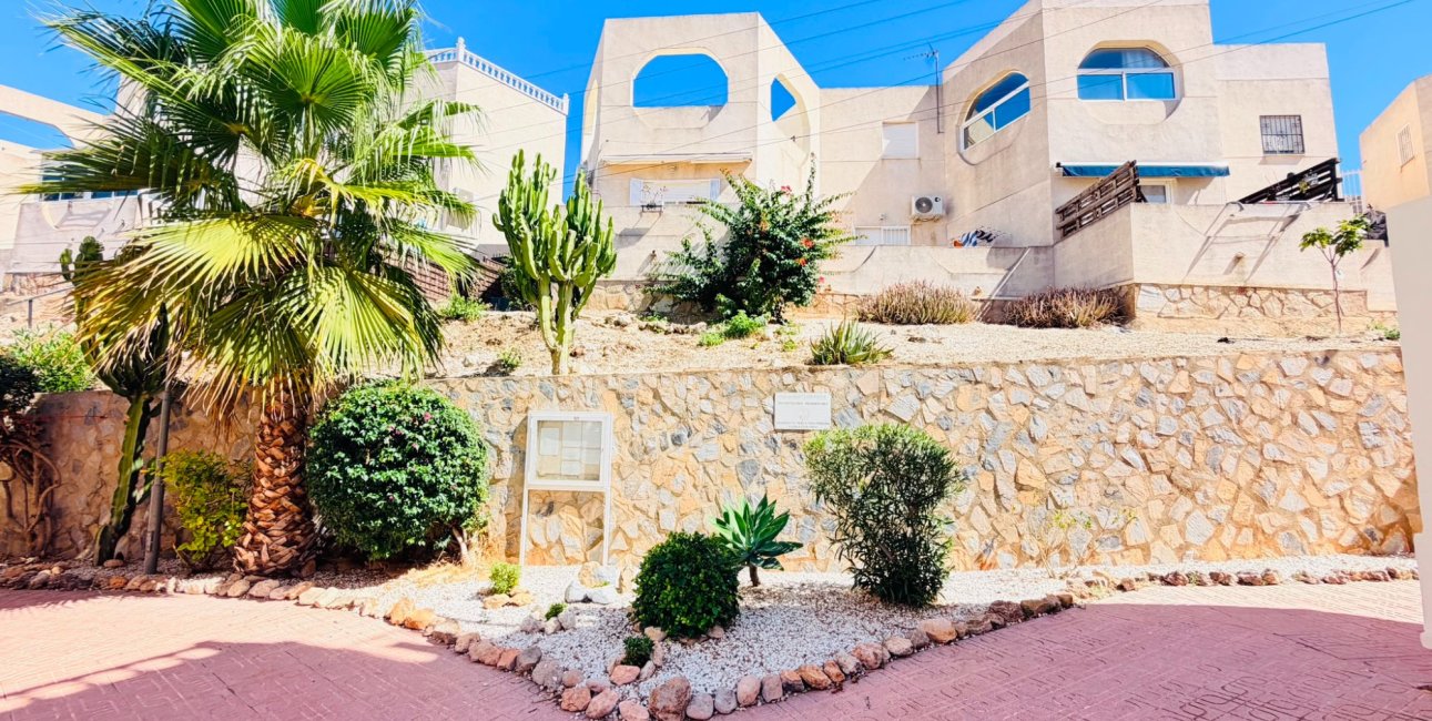 Reventa - Apartamento / piso -
San Miguel de Salinas - Las Comunicaciones