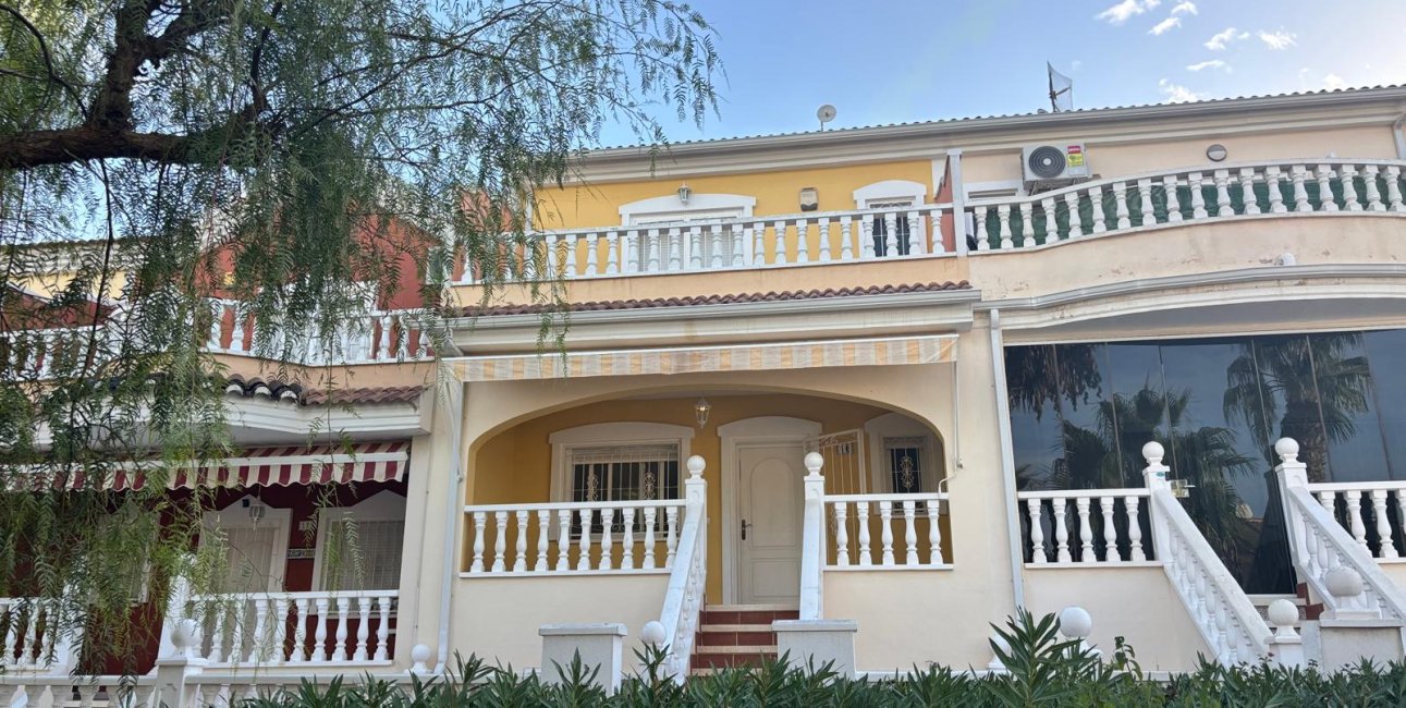 Resale - Townhouse -
Benijofar - Monte Azul