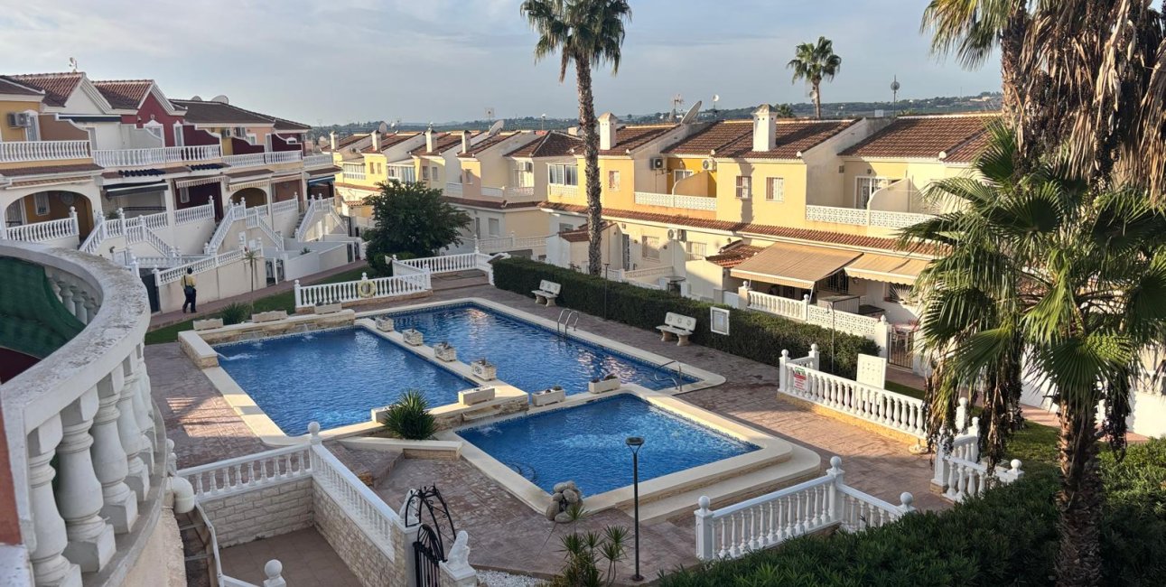 Resale - Townhouse -
Benijofar - Monte Azul