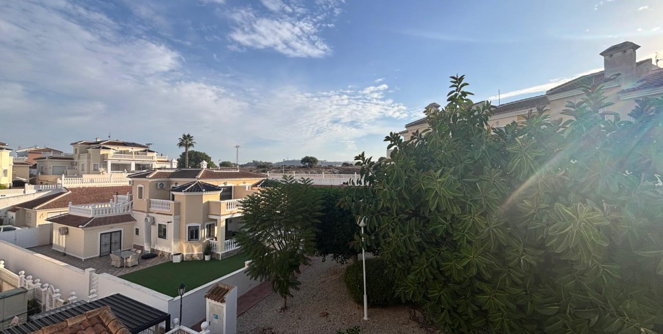 Resale - Townhouse -
Benijofar - Monte Azul
