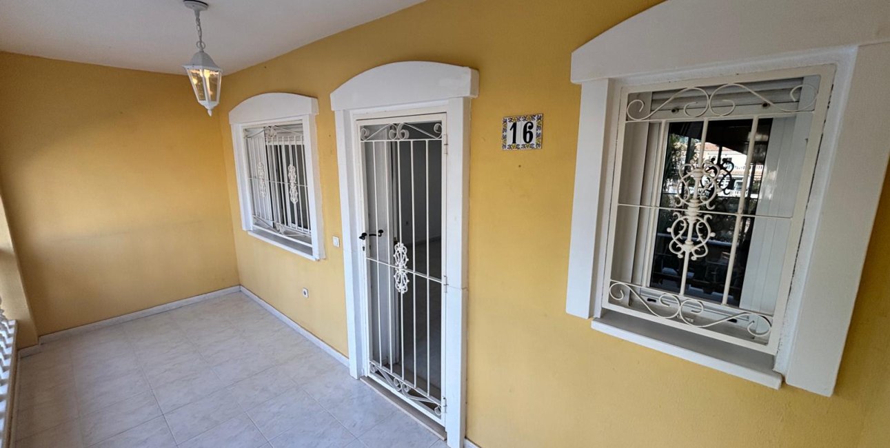 Resale - Townhouse -
Benijofar - Monte Azul