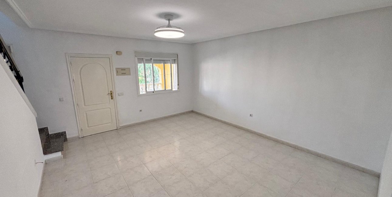 Resale - Townhouse -
Benijofar - Monte Azul