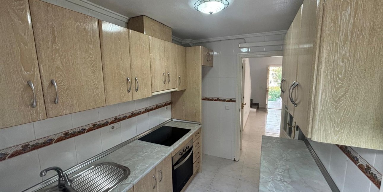 Resale - Townhouse -
Benijofar - Monte Azul