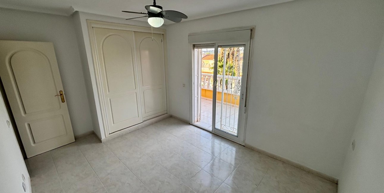 Resale - Townhouse -
Benijofar - Monte Azul