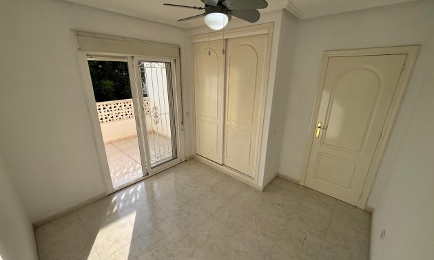 Resale - Townhouse -
Benijofar - Monte Azul