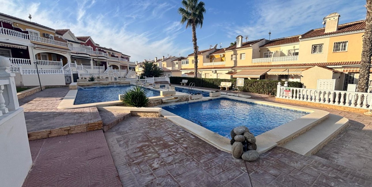 Resale - Townhouse -
Benijofar - Monte Azul