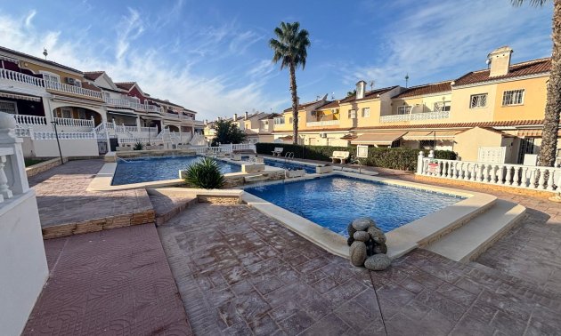 Resale - Townhouse -
Benijofar - Monte Azul