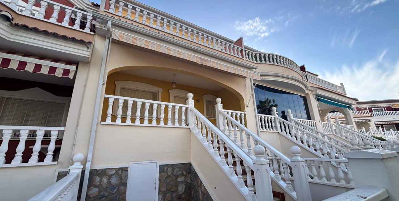 Resale - Townhouse -
Benijofar - Monte Azul