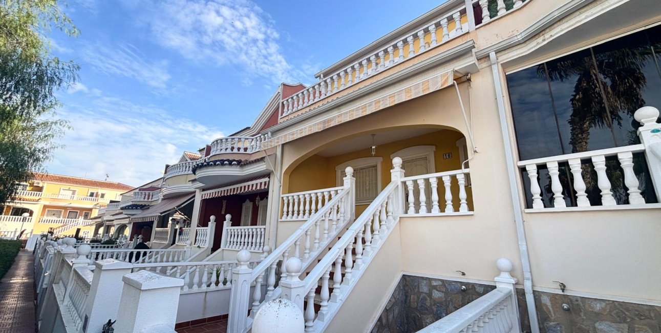Resale - Townhouse -
Benijofar - Monte Azul
