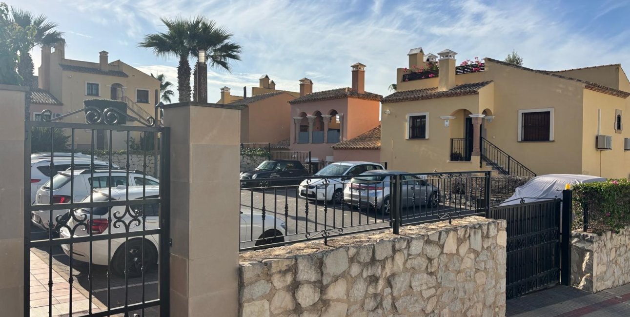Resale - Apartment / flat -
Algorfa - La Finca Golf Resort