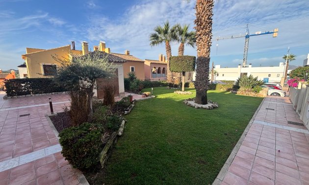 Resale - Apartment / flat -
Algorfa - La Finca Golf Resort