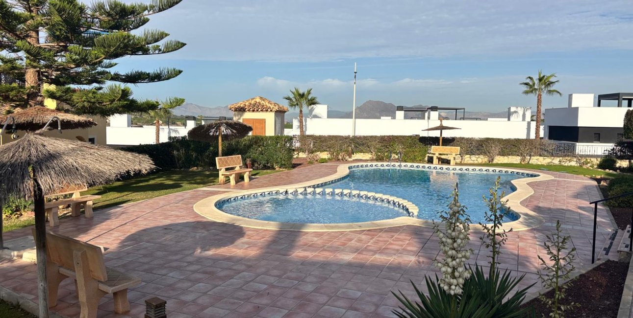 Resale - Apartment / flat -
Algorfa - La Finca Golf Resort