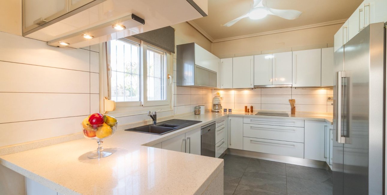 Resale - Villa -
Orihuela Costa - Playa Flamenca