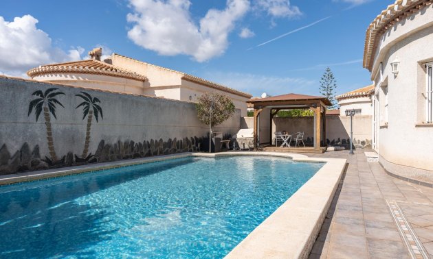 Resale - Villa -
Orihuela Costa - Playa Flamenca