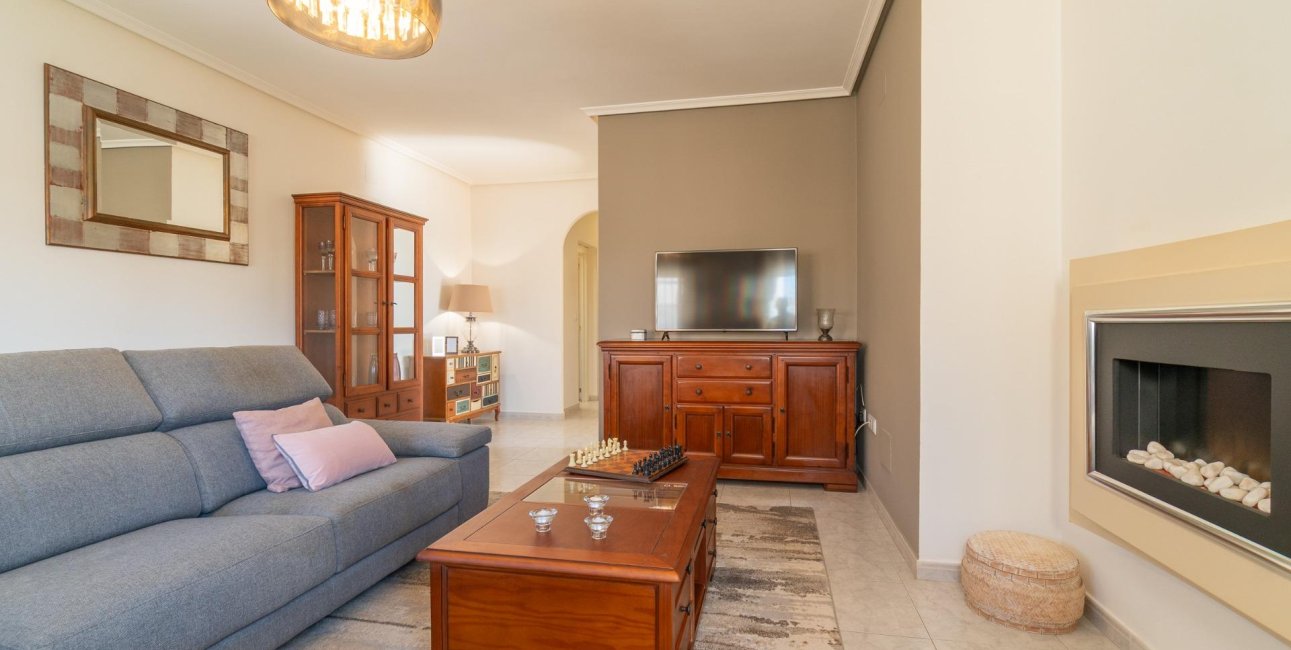 Resale - Villa -
Orihuela Costa - Playa Flamenca