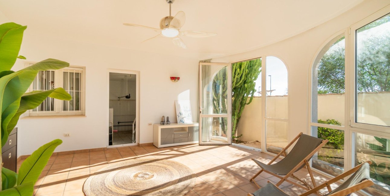 Resale - Villa -
Orihuela Costa - Playa Flamenca