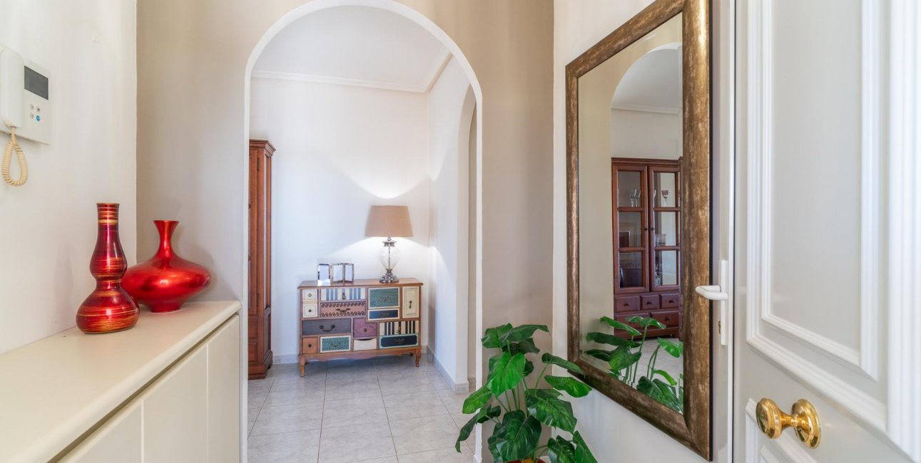 Resale - Villa -
Orihuela Costa - Playa Flamenca