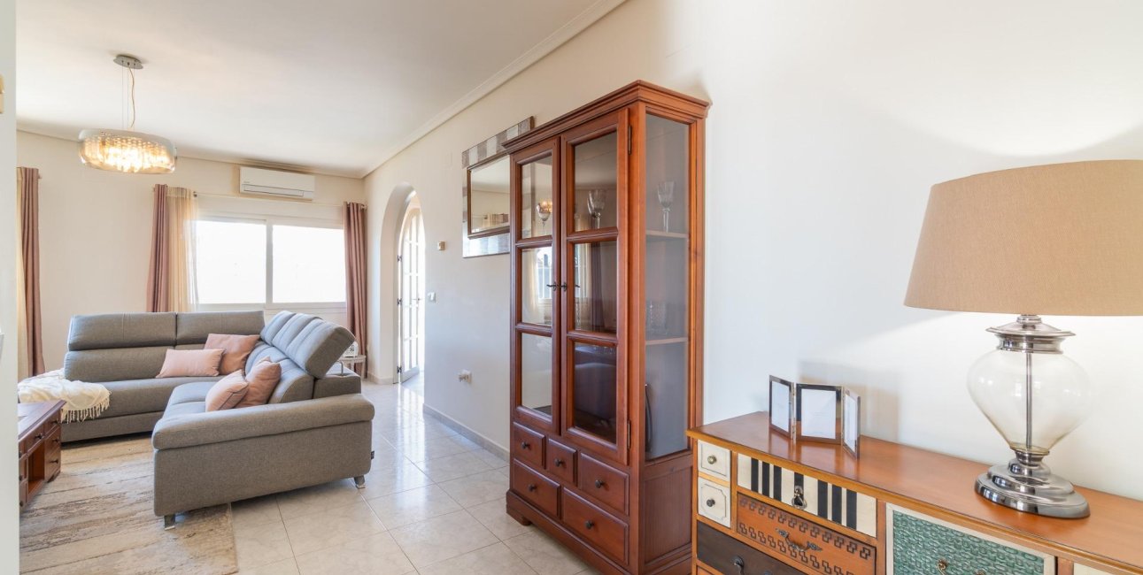 Resale - Villa -
Orihuela Costa - Playa Flamenca