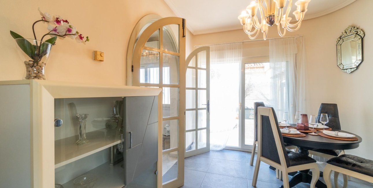 Resale - Villa -
Orihuela Costa - Playa Flamenca