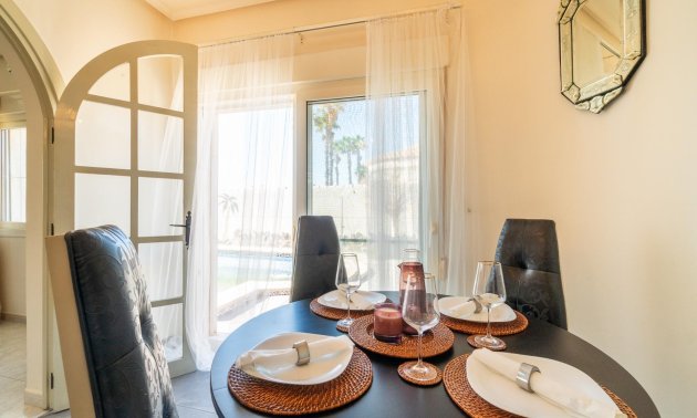 Resale - Villa -
Orihuela Costa - Playa Flamenca