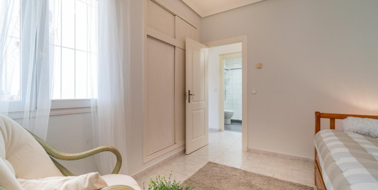 Resale - Villa -
Orihuela Costa - Playa Flamenca